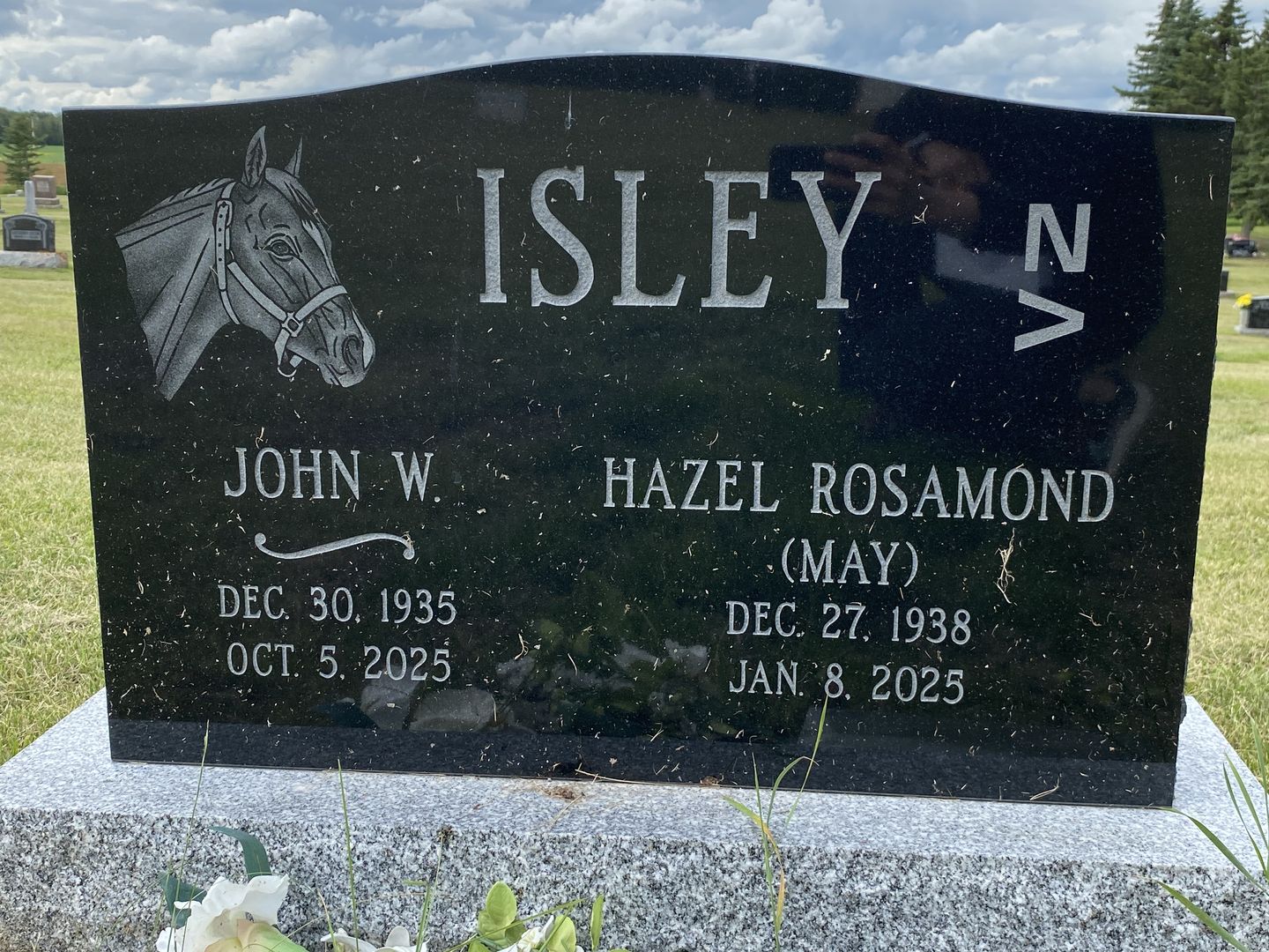 Missus/Madam Hazel Rosamond Isley's grave